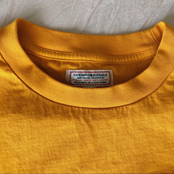 🌱 SOLD 🌱 Yellow Guess Tshirt - Picture 3 of 4